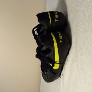 Nike Tiempo Kids Soccer Cleats. 2Y. Black and Green